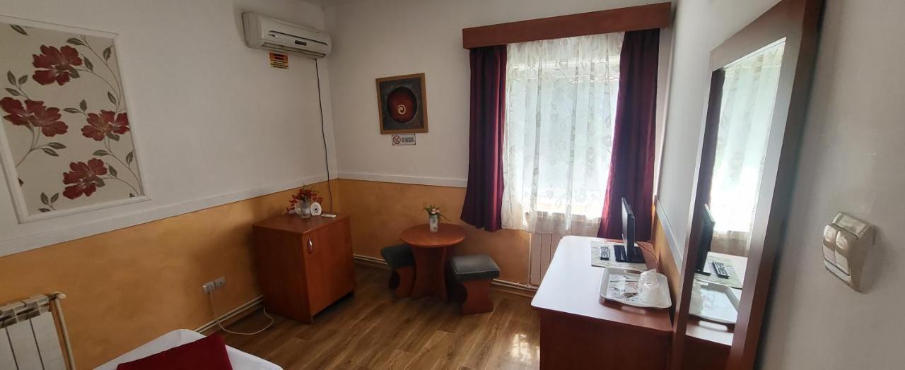 Pensiune Restaurant Arconi Năvodari Exterior foto